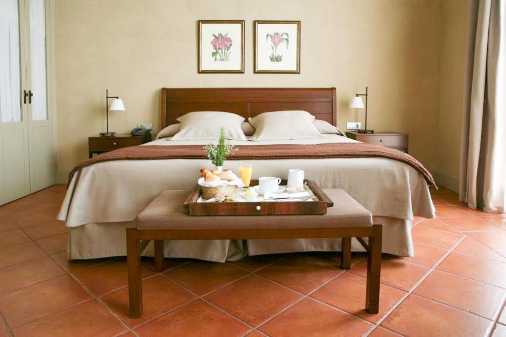 Bremon Boutique Hotel By Duquessa Hotel Collection Кардона Экстерьер фото