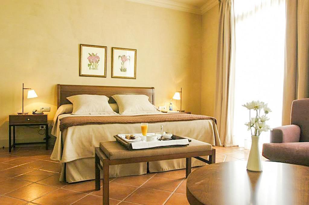 Bremon Boutique Hotel By Duquessa Hotel Collection Кардона Экстерьер фото
