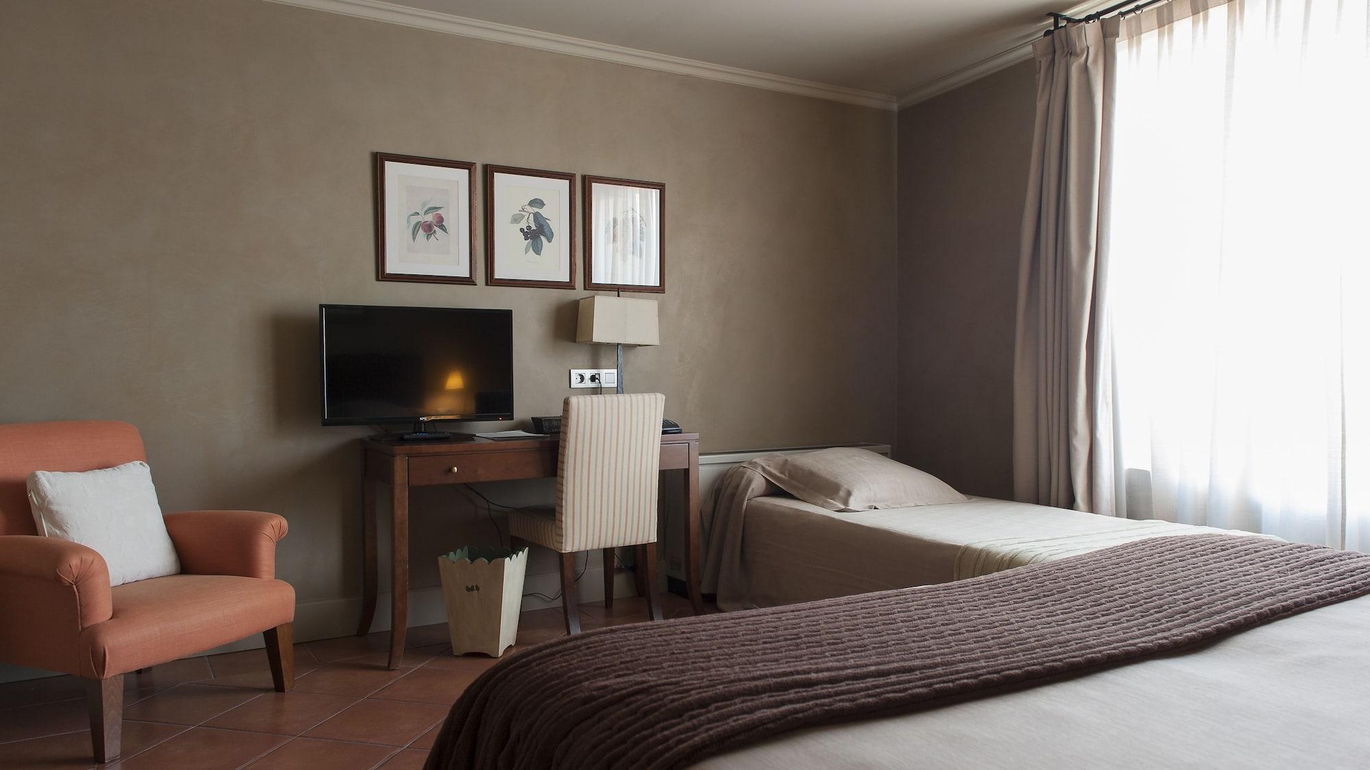 Bremon Boutique Hotel By Duquessa Hotel Collection Кардона Экстерьер фото