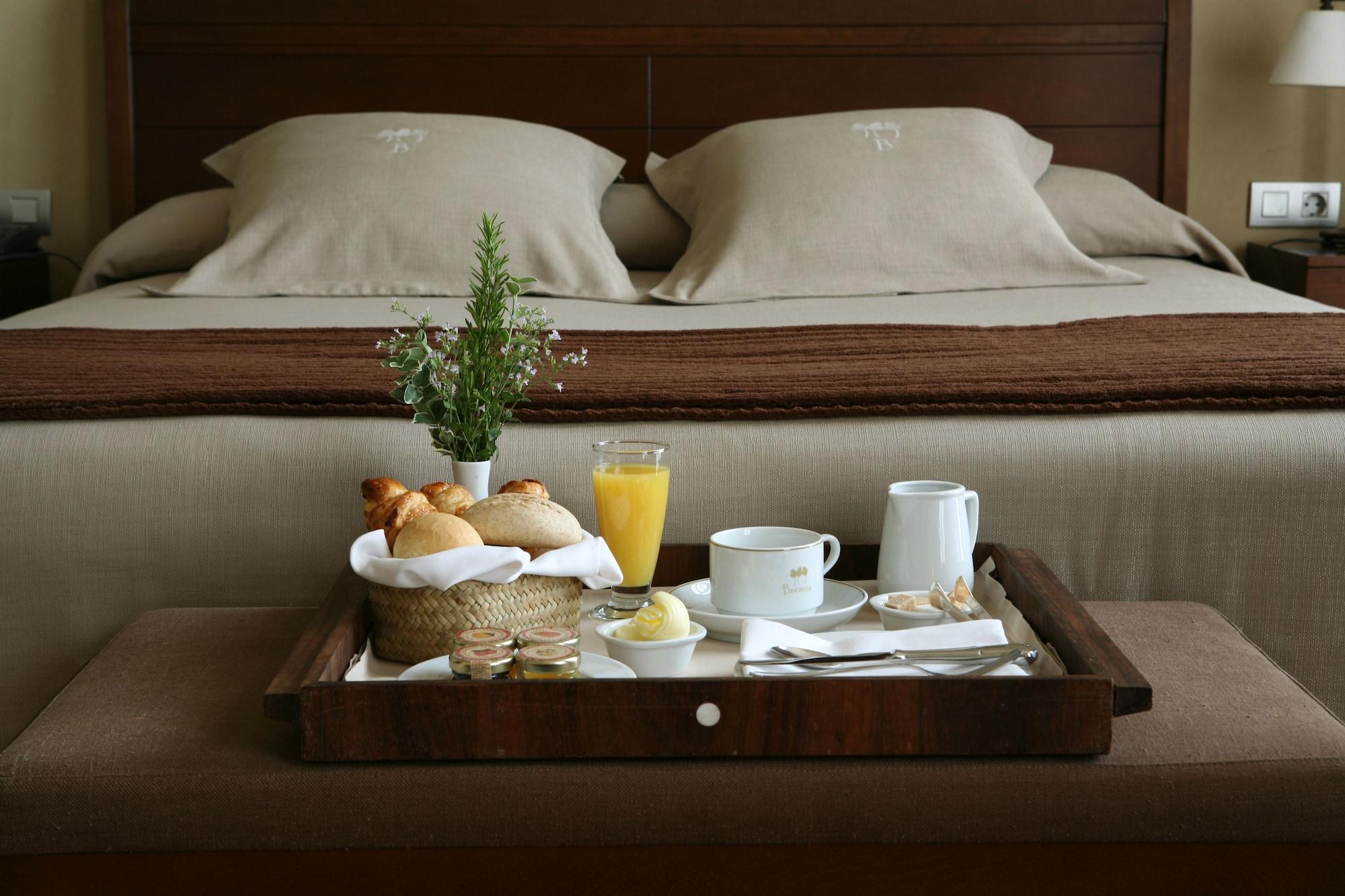 Bremon Boutique Hotel By Duquessa Hotel Collection Кардона Экстерьер фото