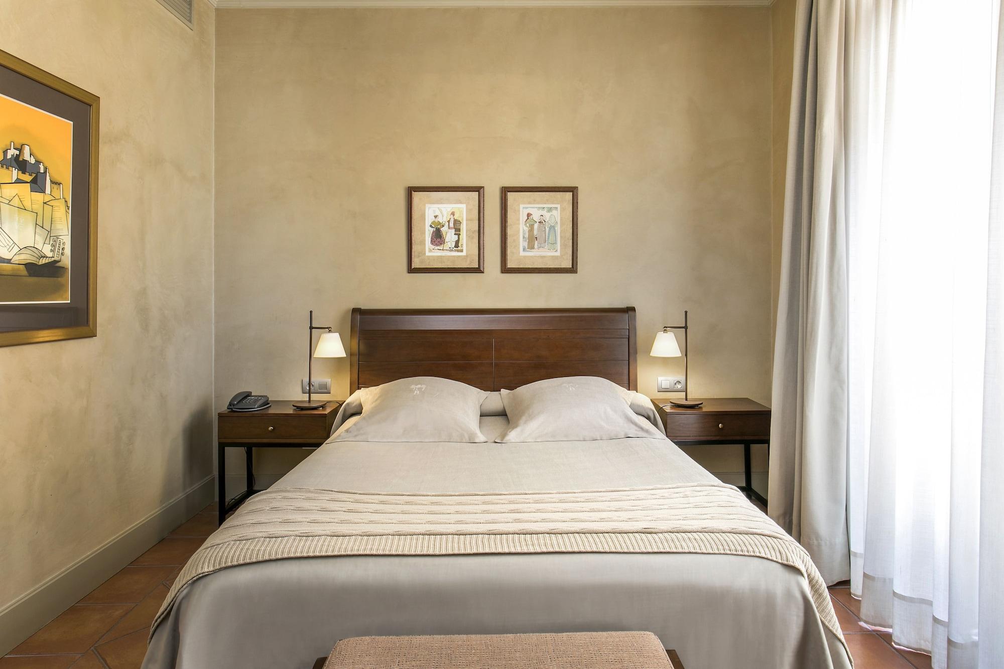 Bremon Boutique Hotel By Duquessa Hotel Collection Кардона Экстерьер фото