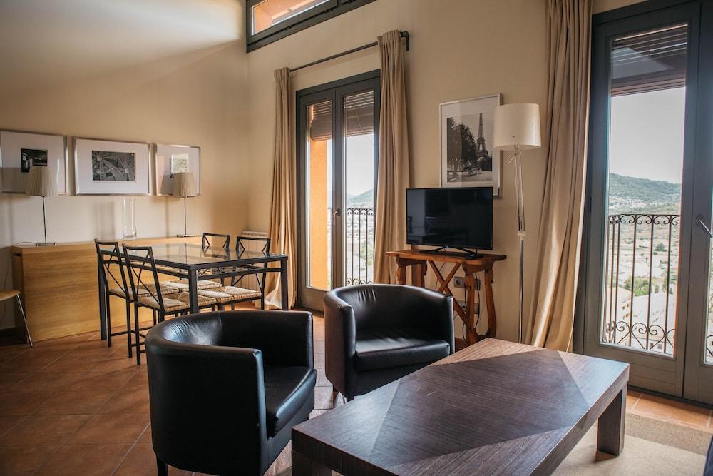 Bremon Boutique Hotel By Duquessa Hotel Collection Кардона Экстерьер фото