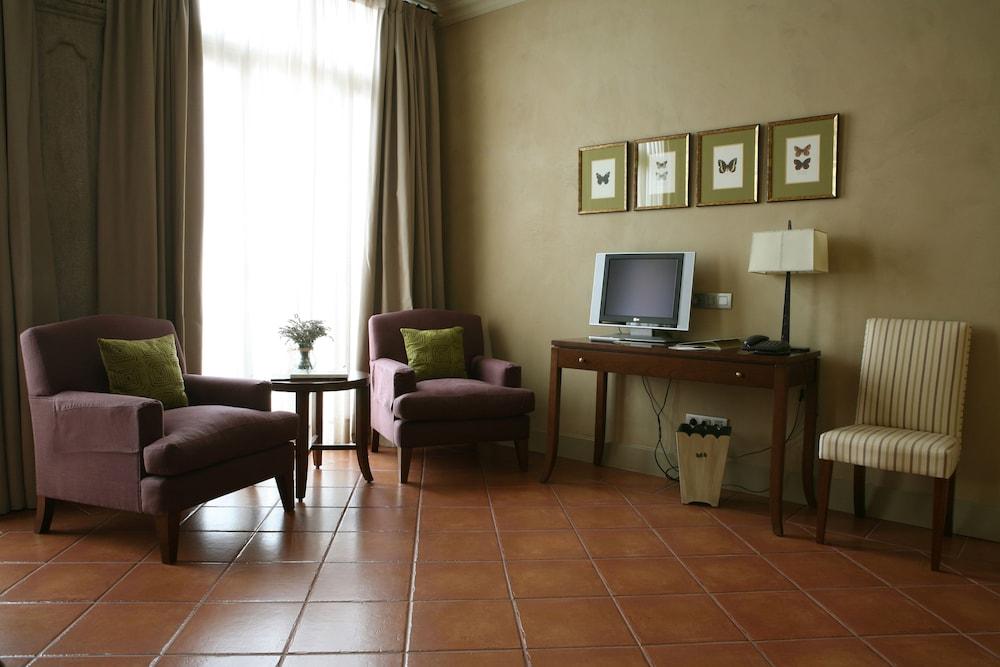 Bremon Boutique Hotel By Duquessa Hotel Collection Кардона Экстерьер фото