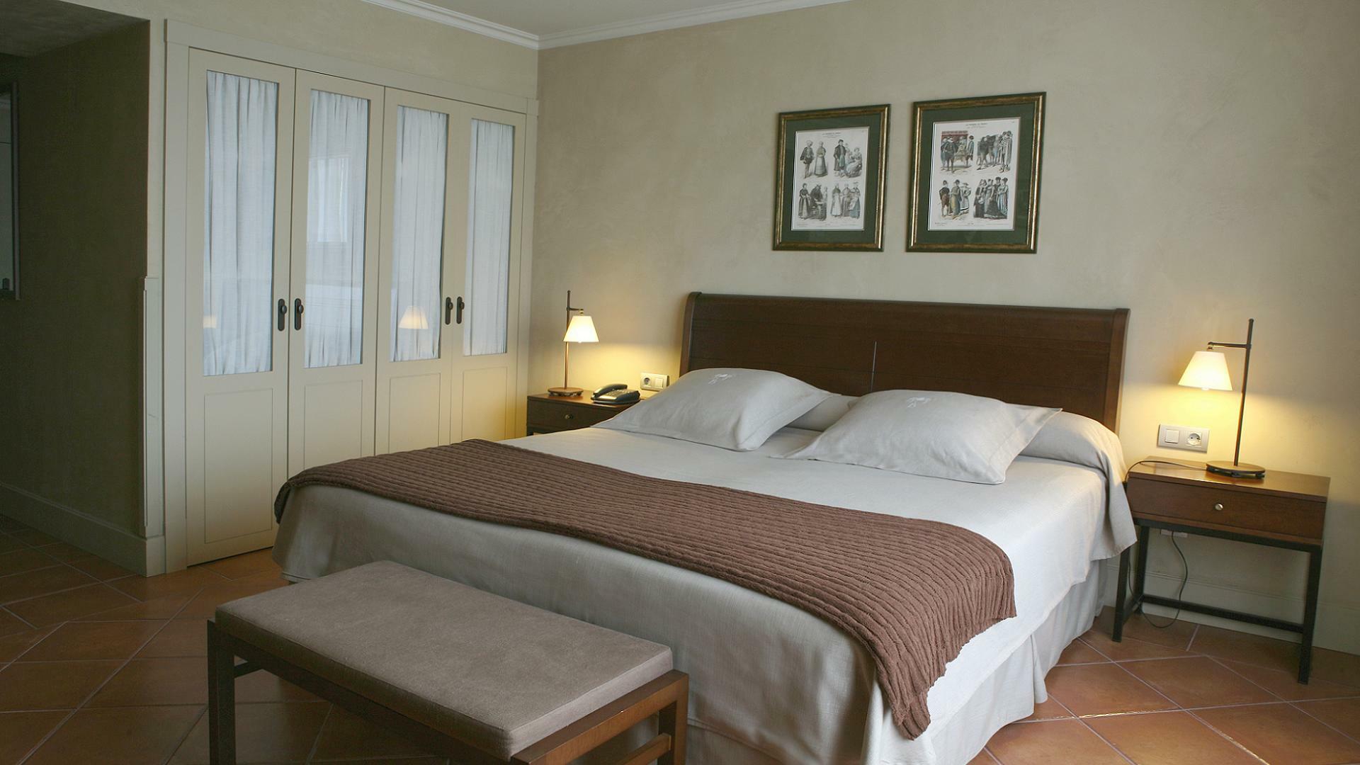 Bremon Boutique Hotel By Duquessa Hotel Collection Кардона Экстерьер фото